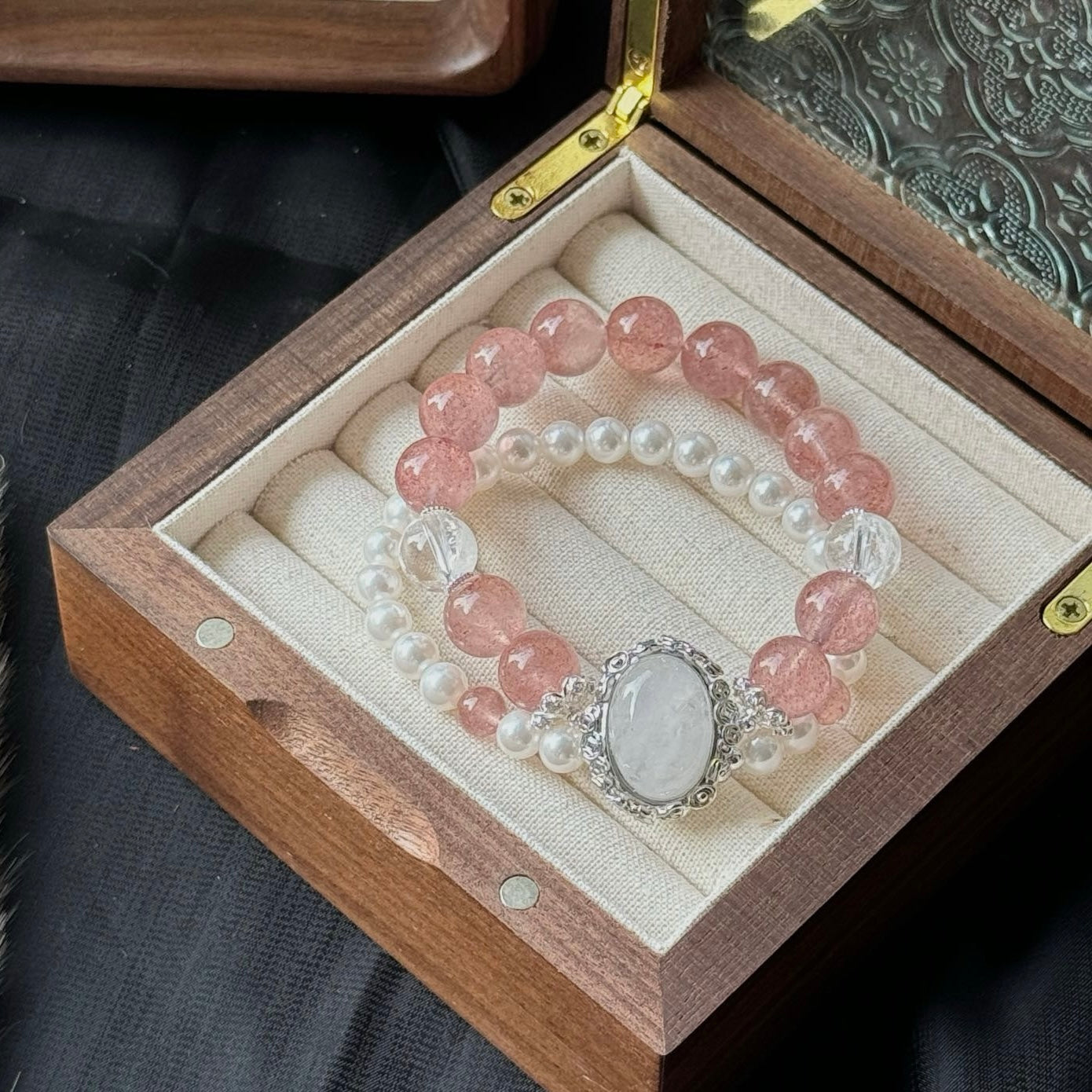 Strawberry Quartz and Phantom Crystal Bracelet with Natural Pearl