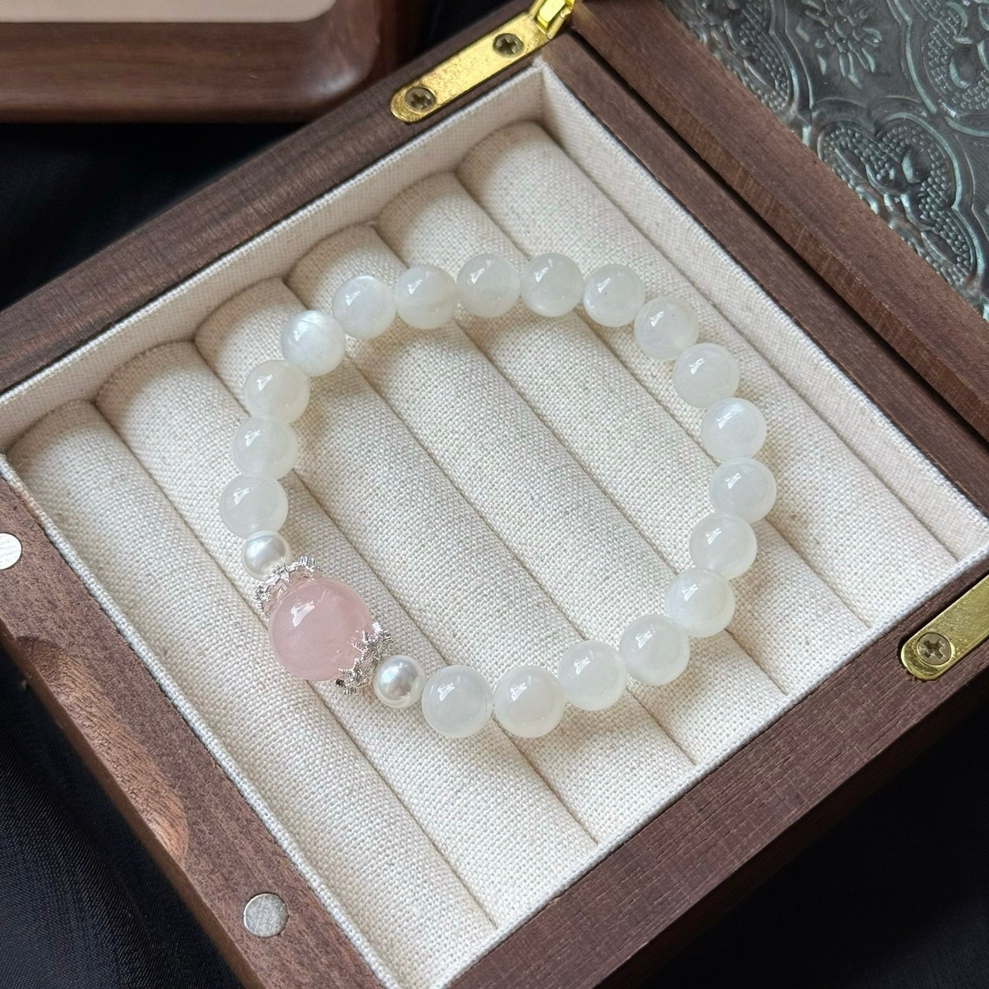 Wihte Moonstone and Rose Quartz Bracelet with Natural Pearl