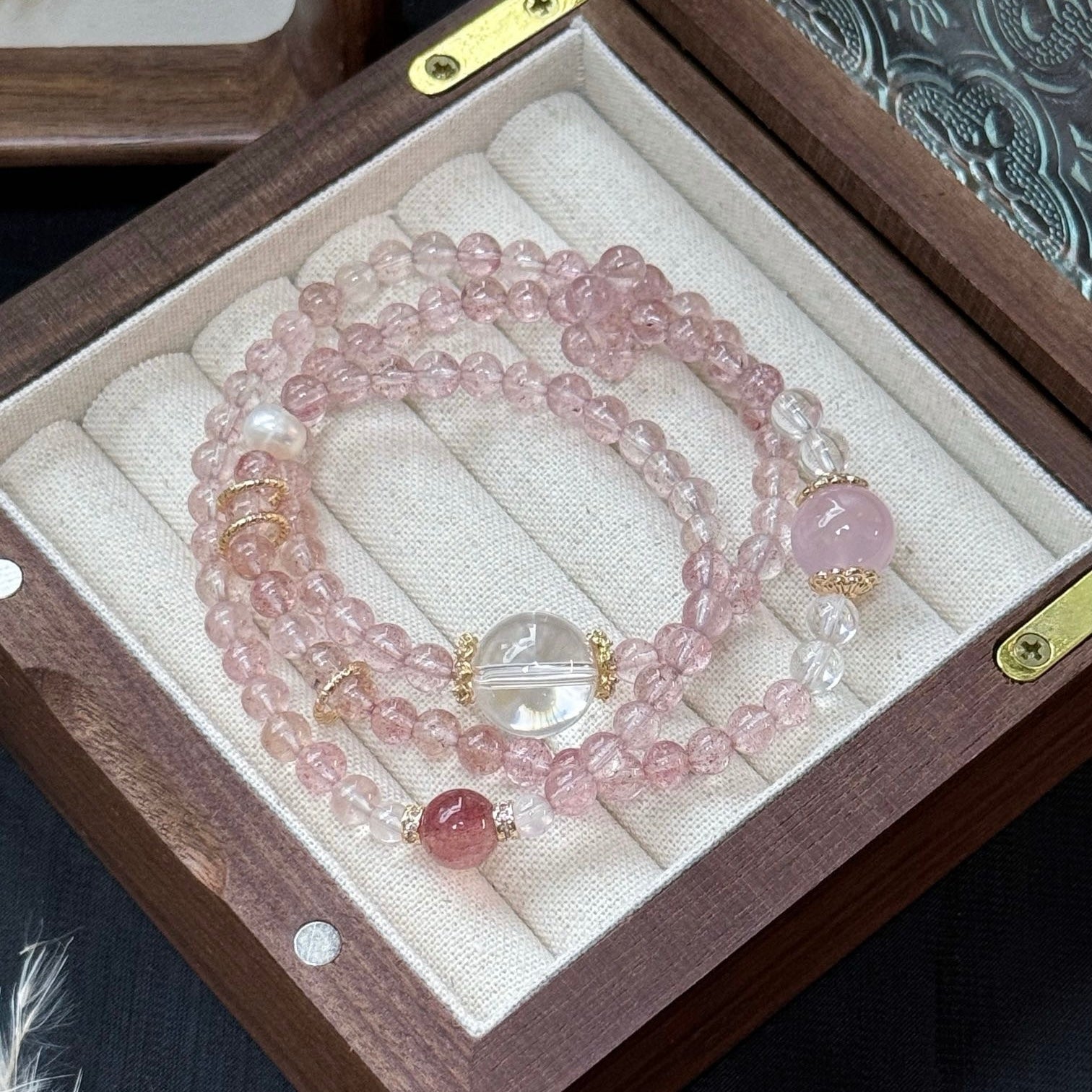 Strawberry Quartz and Rose Quartz Bracelet with Natural Pearl